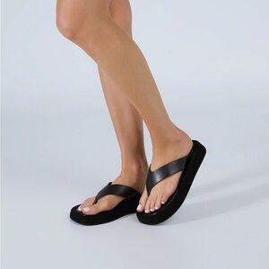Tony bianco Ives Black Women's Platform Flip Flop Sandals